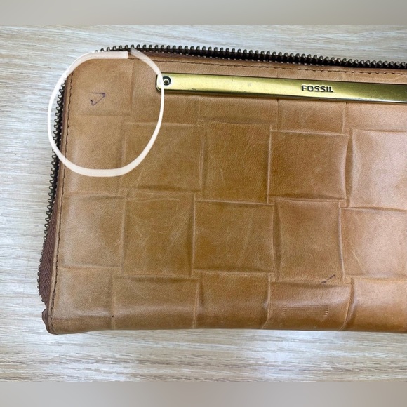 FOSSIL Brown Weave Imprint Leather Zip Around Clutch Wallet - Picture 4 of 16